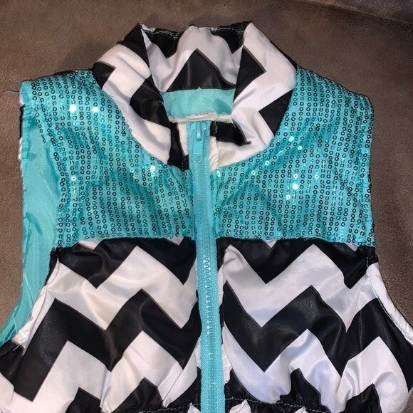 Little girls puffer vest -chevron, black and white with‎ sequins size XS 4/5 - Picture 3 of 8
